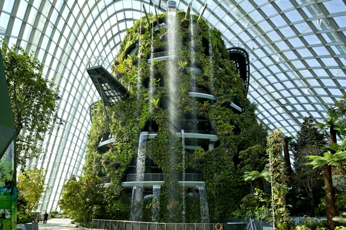 O que fazer em Singapura: Cachoeira indoor dos Jardins da Baía