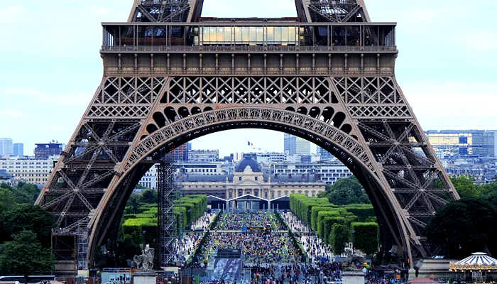Curiosidades e História da Torre Eiffel: Base da Torre Eiffel