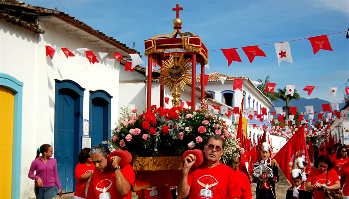 Festas típicas do Rio de Janeiro:Festa do Divino, em Paraty