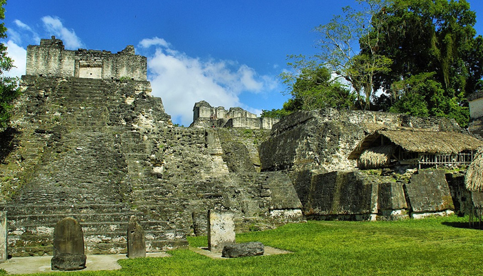 Construções do Parque Nacional de Tikal (Guatemala)
