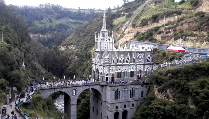 Santuário de Las Lajas, na Colômbia: Fachada