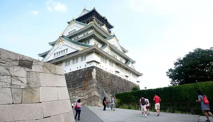 Tenshukaku do Castelo de Osaka atualmente (Japão)
