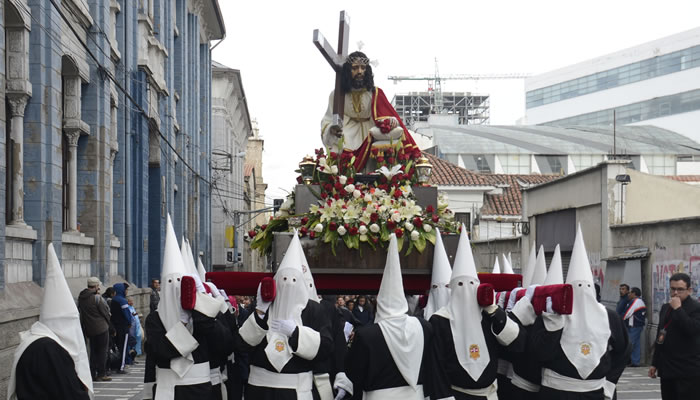 Festas Típicas da Bolívia: Desfile na Semana Santa 