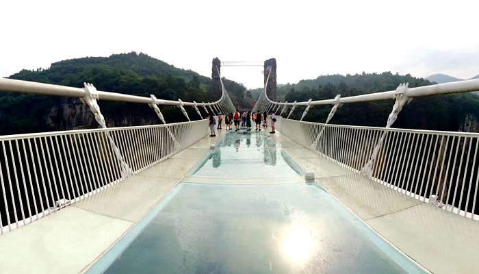 Ponte de Zhangjiajie: A Maior Ponte de Vidro do Mundo - Conheça!