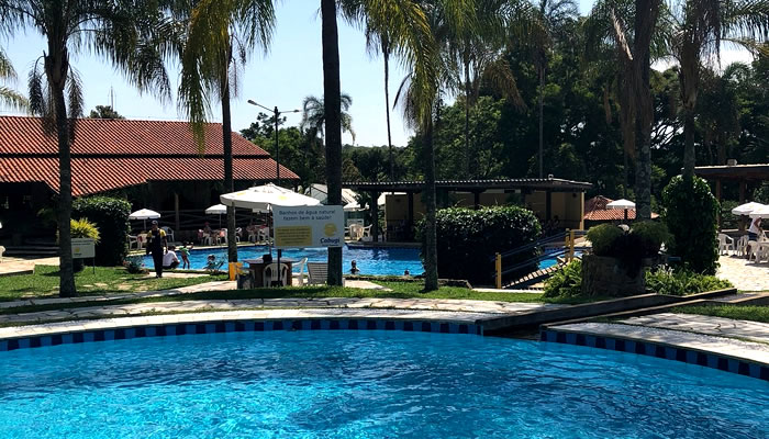 Hotéis Fazenda Próximos a Goiânia: Área de piscinas do Hotel Fazenda Cabugi