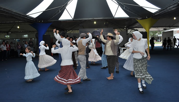 Danças Típicas do Espírito Santo: Dança Açoriana