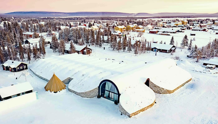 Parte permanente do Icehotel, na Suécia