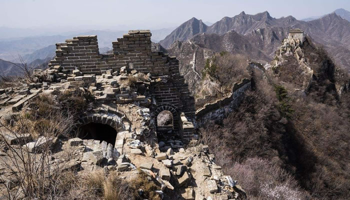 Parte danificada da Grande Muralha da China