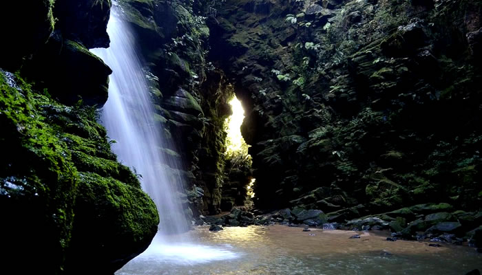 As melhores cachoeiras perto de Curitiba