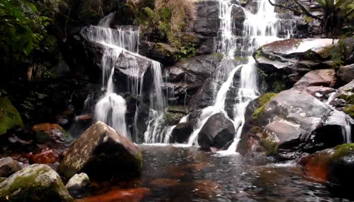 As melhores cachoeiras perto de Curitiba: Cachoeira do Arco-Íris