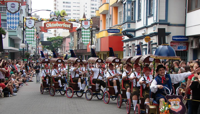 Festas típicas em Santa Catarina: oktoberfest
