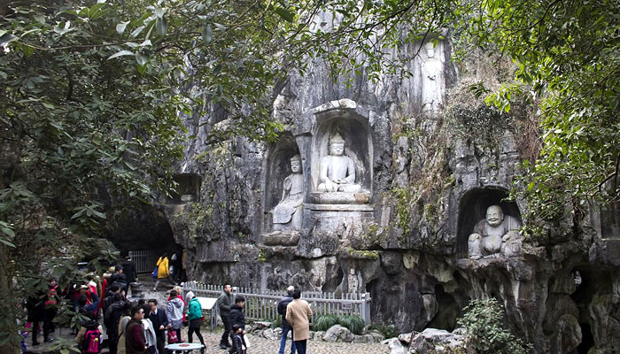 Templos Incríveis da China: Esculturas nas grutas de Feilai Feng 