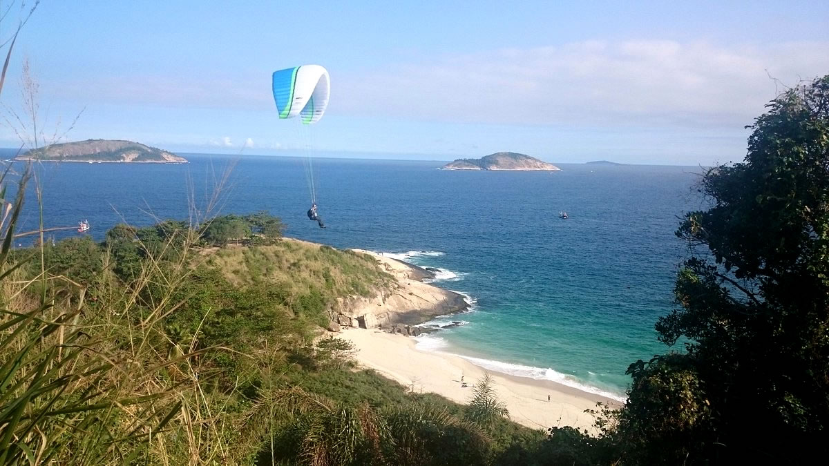 Paragliding na Praia do Sossego (Niterói/RJ)