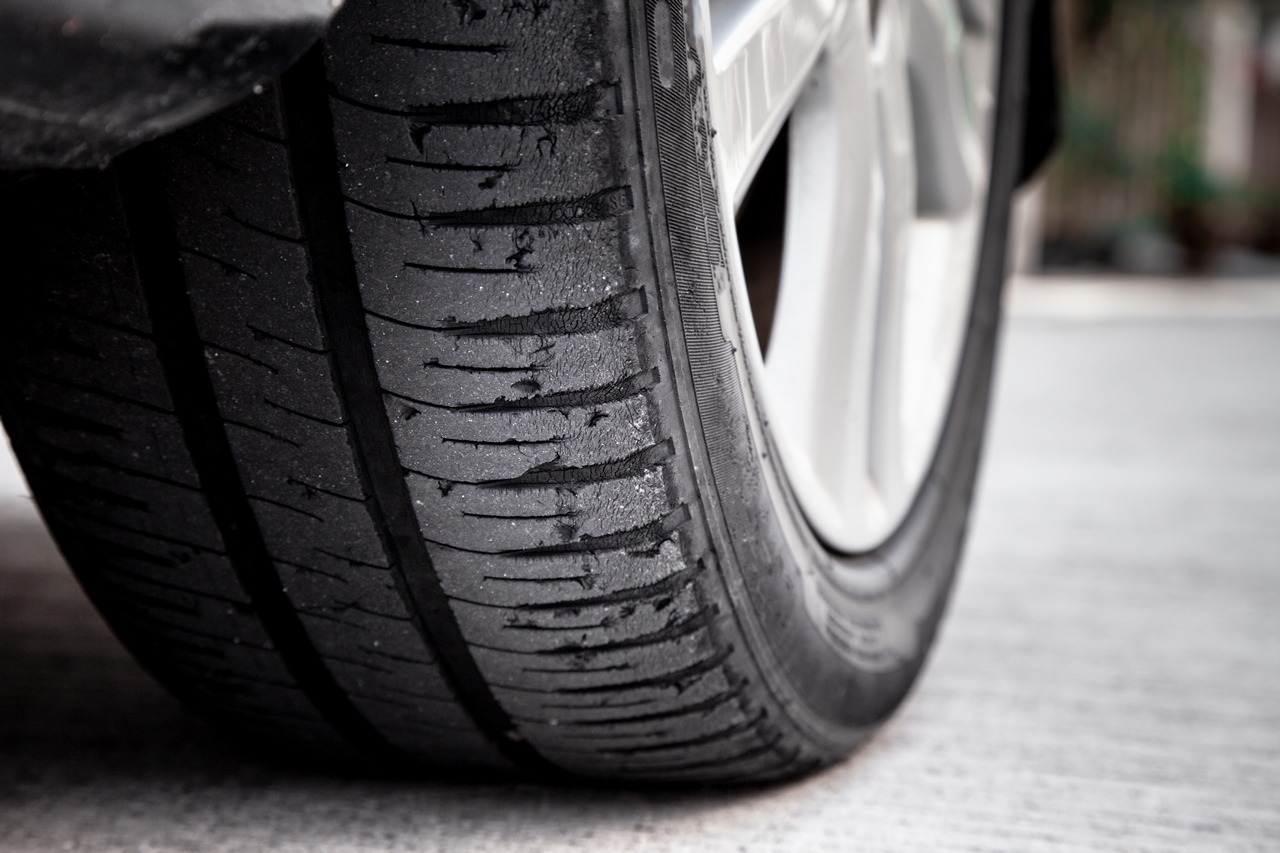 Você sabia que existe multa por pneu careca? Saiba o valor e como evitá-la!
