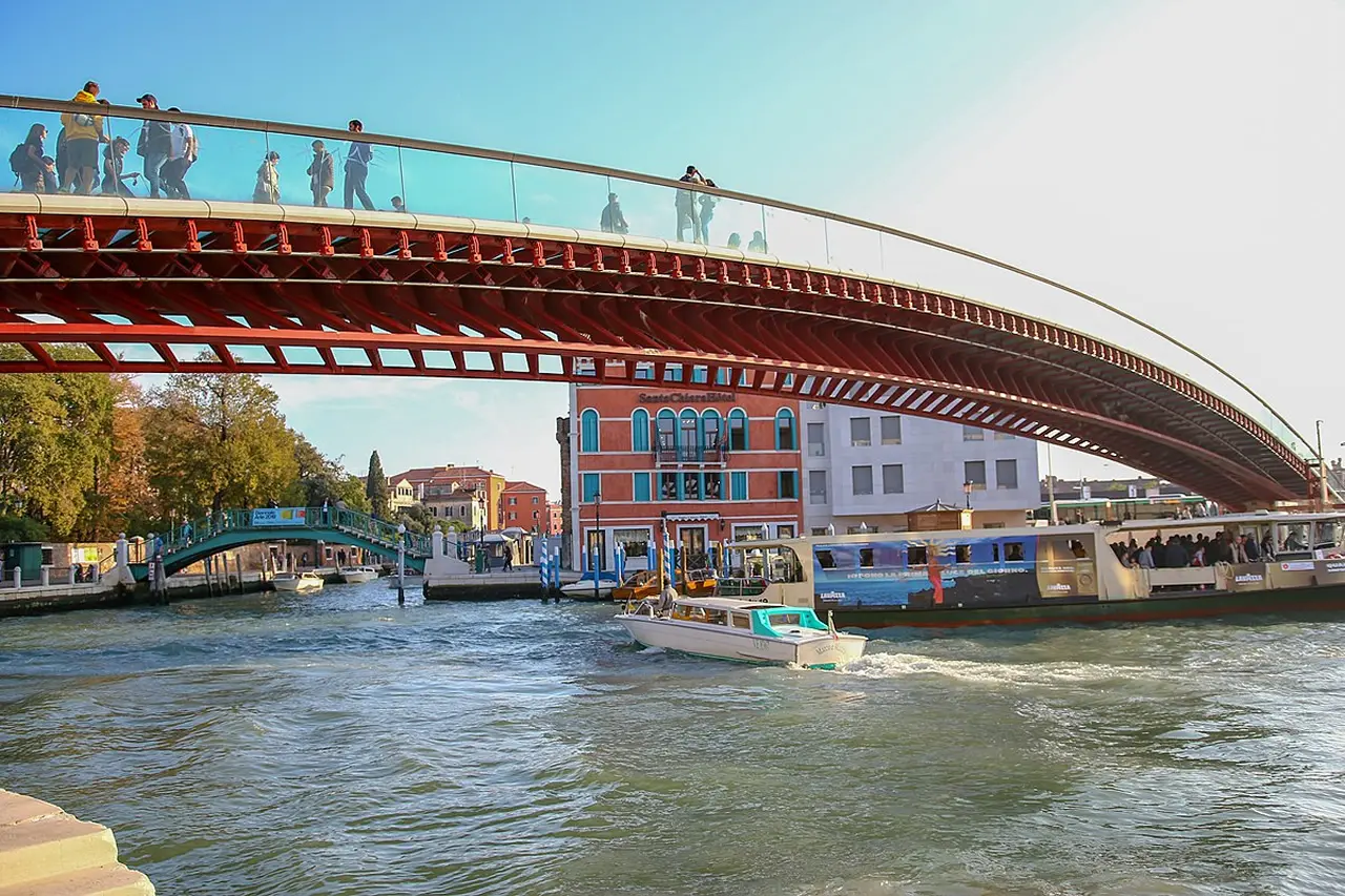 Ponte Calatrava ou Ponte da Constituição (Veneza)
