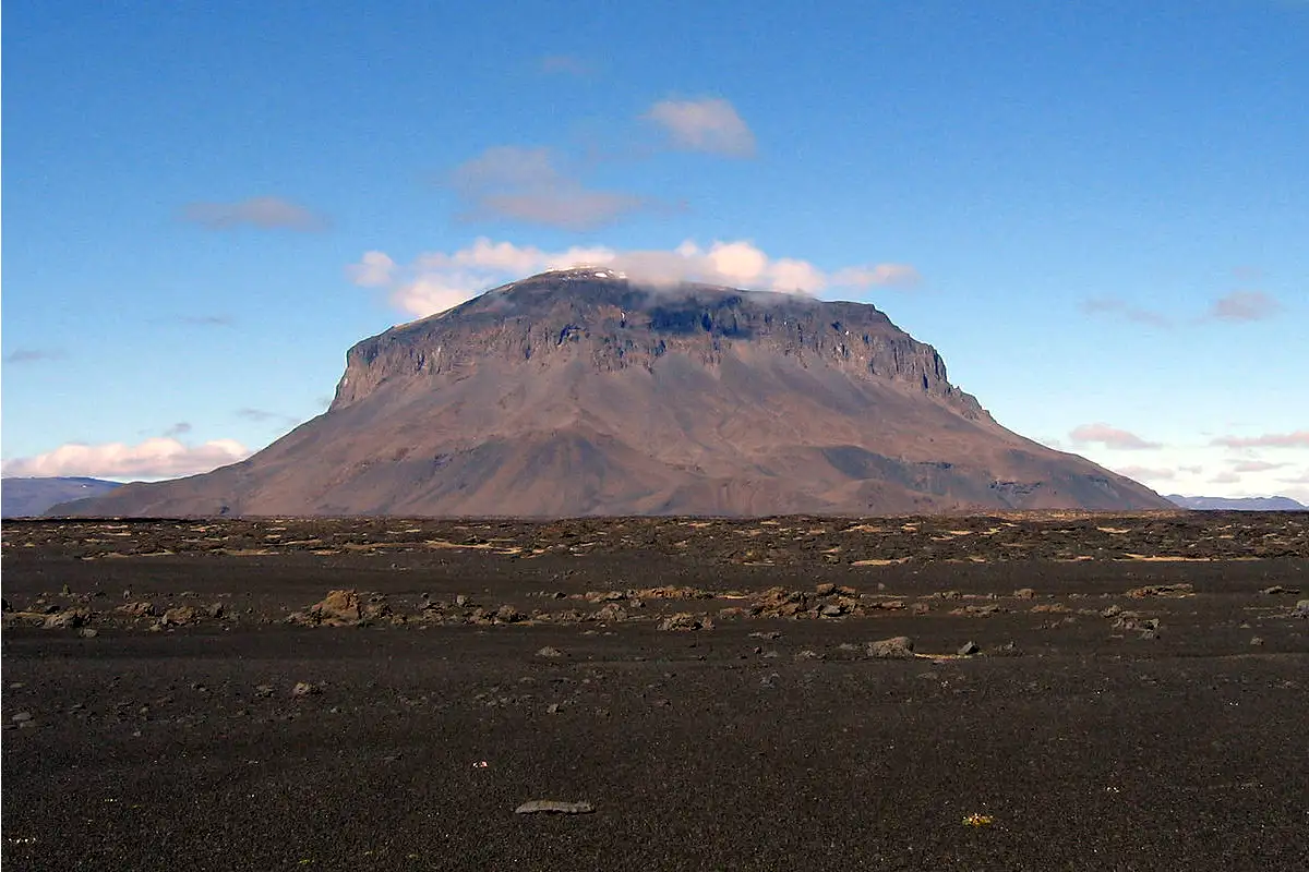 Vulcões na Islândia: Herðubreið