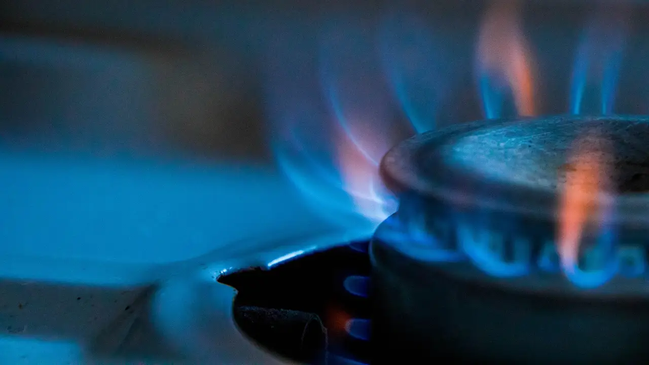 Estudio: ¡Cocinar en una estufa de gas aumenta el riesgo de leucemia!