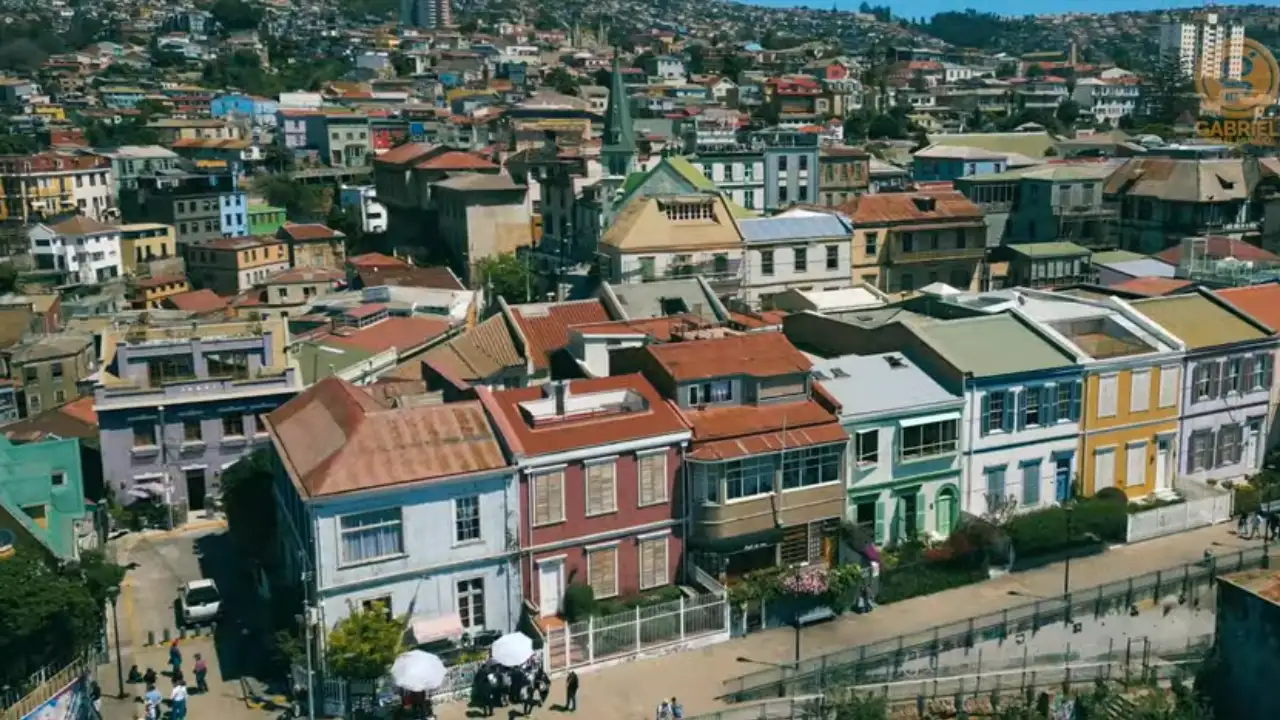 Foto do Centro Histórico de Valparaíso (Chile) - destinos que parecem livro de ficção